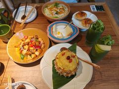 爆炒赤松茸黑牛肝菌-云海肴·云南小炒·汽锅鸡(天津国金汇店)