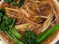 湿炒牛河-肥仔文澳门猪骨煲(南京西路店)