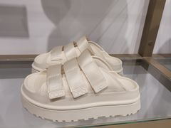 -王府井奥莱棋盘山小镇