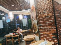-裕记烧腊连锁餐饮(国商分店)