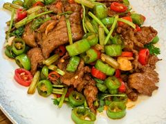 小炒黄牛肉-坤钰轩·匠心粤菜(华为店)