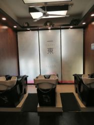 -一東造型烫发染发