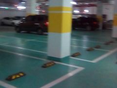 -龙湖天街-停车场