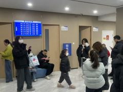 -上海大学附属上海和平眼科医院
