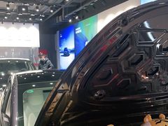 -TESLA 特斯拉(上海太古汇体验店)