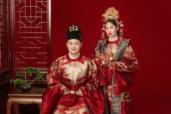 点击看大图 -挪娅婚纱摄影皇家会所