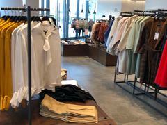 -URBAN REVIVO(上海中庚漫游城店)