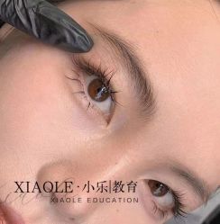 -小乐化妆美甲半永久培训学校