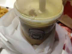 焦糖芝士厚蛋糕风味奶茶-肯德基(凉城联华店)