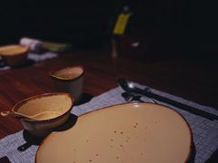 餐具摆设-石梅湾威斯汀度假酒店-品味餐厅·川湘菜·海鲜风味火锅·手工面食·万州烤鱼·口味牛蛙·小龙虾