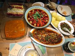 -临界音乐酒馆·小龙虾·江湖菜(华熙LIVE·鱼洞店)