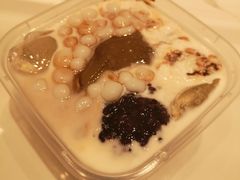 招牌白雪黑糯米冰粉-甜心闲生传统手工冰粉(太古里店)