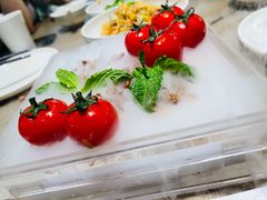 番茄脆菇沙拉-小大董·烤鸭(凤凰汇店)