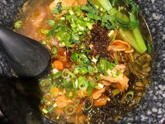 肥肠米线-八月美食小馆(银泰城总店)