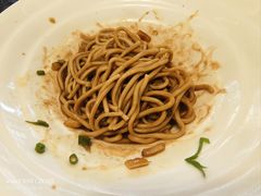 -鱼鲜饭香·招牌汽锅剁椒鱼头王