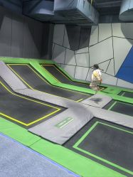 -反弹蹦床公园·亲子乐园·团建·派对(尚品奥莱店)