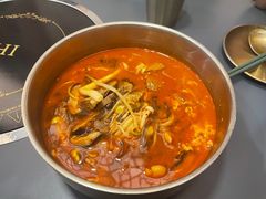 辣牛肉汤-庖沃丁·韩国牛排料理(金狮广场店)