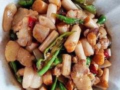 藕尖小炒肉-万景饭店·鱼街农家菜