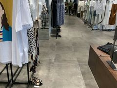 -URBAN REVIVO(上海中庚漫游城店)