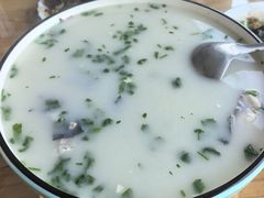 -美顺香食府鱼头老店(雪野湖店)