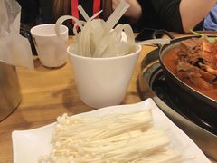 -喇喇排骨火锅·传统韩式脊骨汤(望京西园总店)