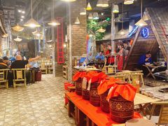 大堂-破瓦寒窑·地摊烤羊排