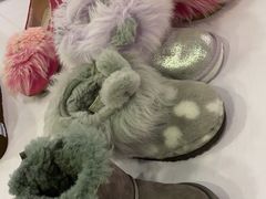 -UGG(燕莎奥特莱斯购物中心店)
