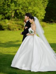 -喜爱高定婚纱摄影