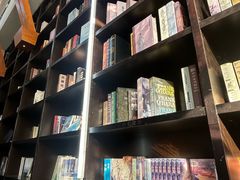 -钟书阁(松江泰晤士小镇店)