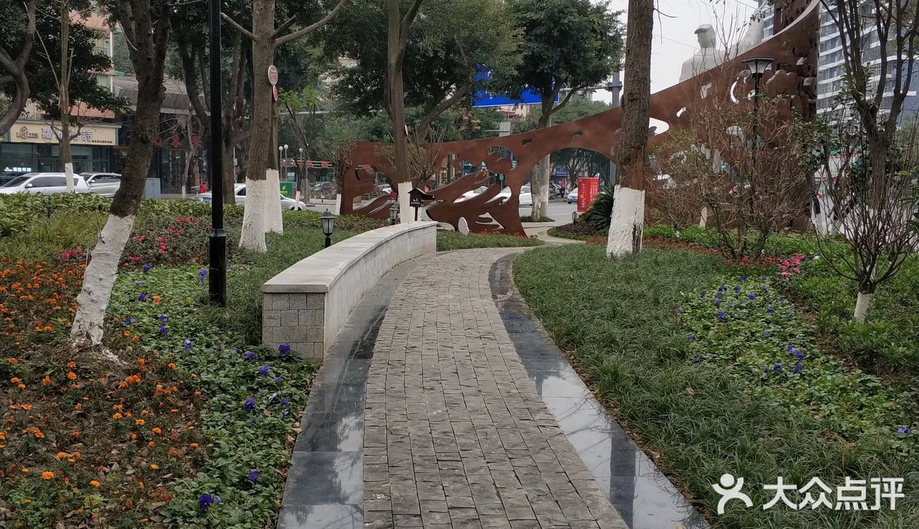 是一个很不错的社区小游园