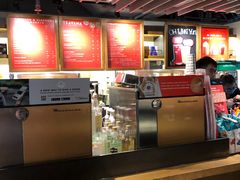 -星巴克(香港国际机场44号闸店)