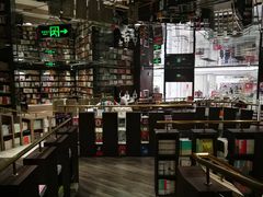 -钟书阁(群光广场店)