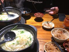 -丽虹云南过桥米线(兴工街店)