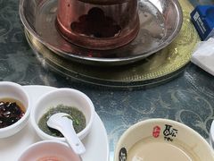 -一口猪海鲜浑锅·东北家常菜