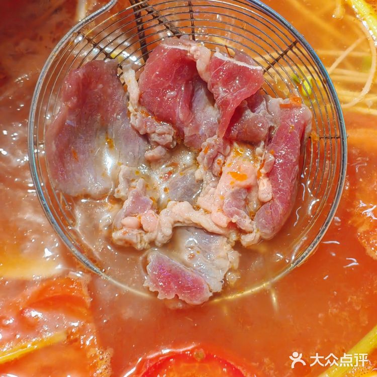 新开的!便宜又好吃的贵州酸汤牛肉火锅,野菜自助吃!!!