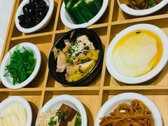 九宫格玲珑前菜-新仙清汤牛腩(铜锣湾店)
