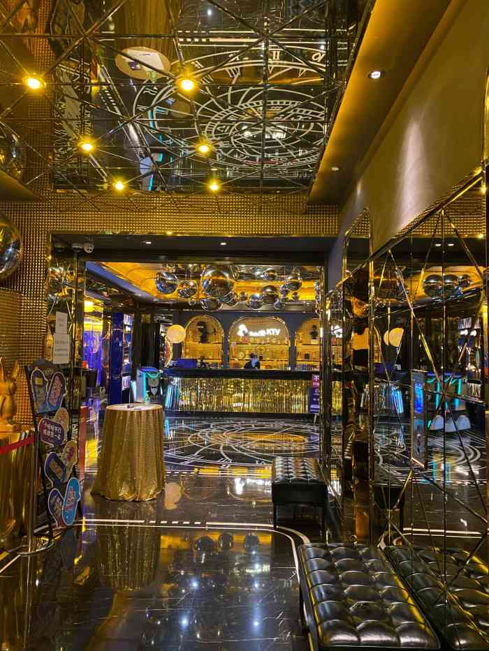 自由港量贩式ktv(汇都店)-"这家自由港前身是k歌之王吧,一个名字区别.