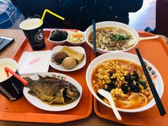 -顺溜·手工刀削面·黑金店(铜锣湾店)