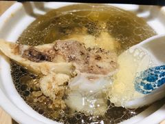 筒骨炖墨鱼-老巷口川味火锅