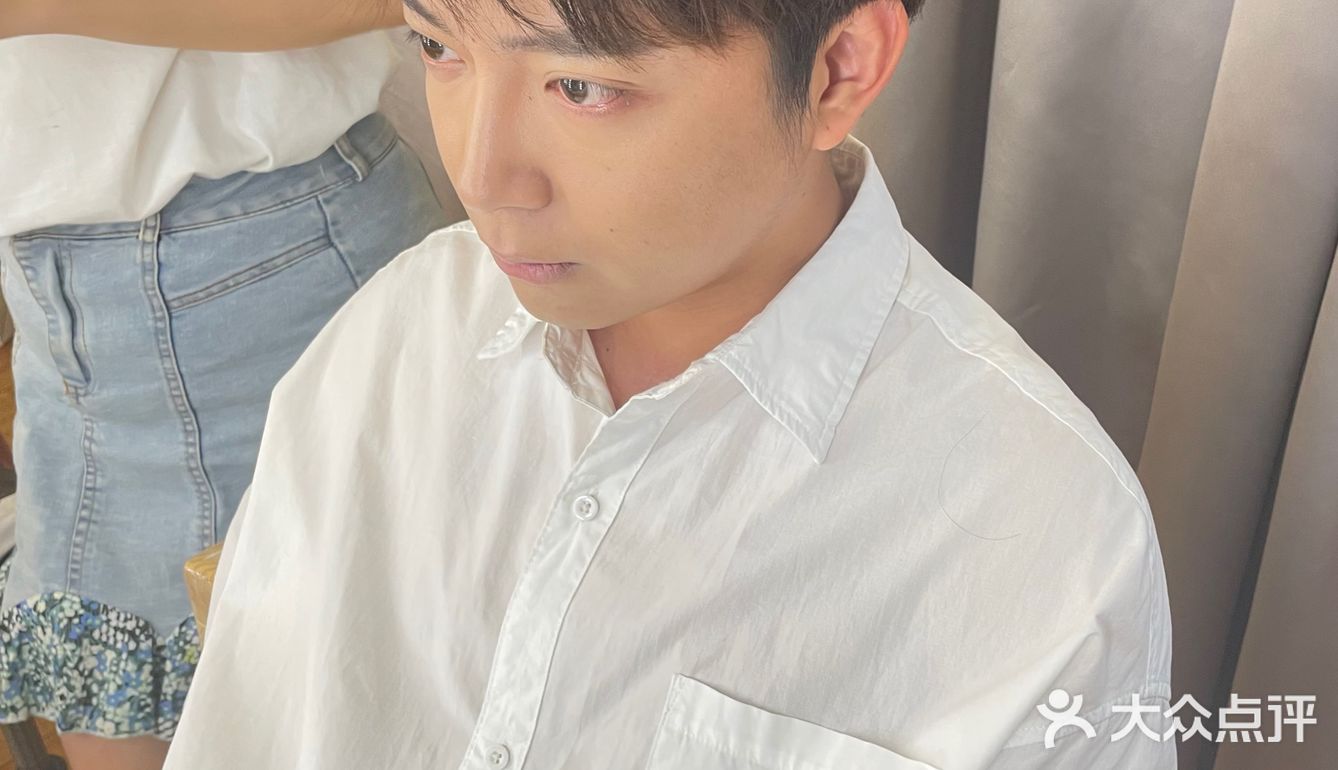 为了体验橙子摄影的化妆技术,拍摄前卸掉了自己的妆!