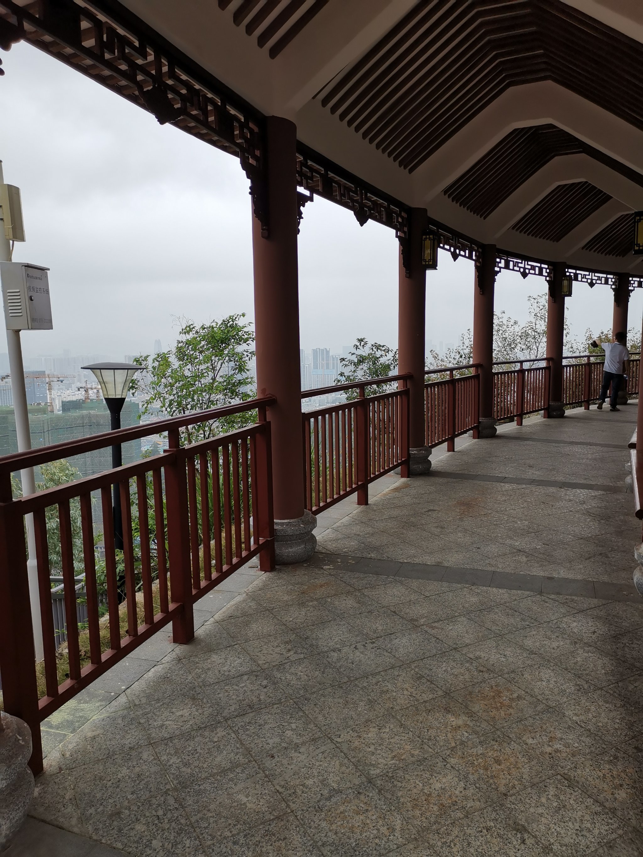 宝安公园附近的一个大公园,停车场从尖岗山-大众点评