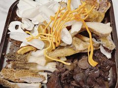 -老滇山寨•云南特色菜•地方菜•民族风情歌舞表演(金碧店)