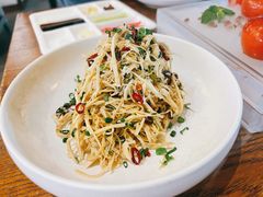 香葱拌笋衣-小大董·烤鸭(王府井apm店)