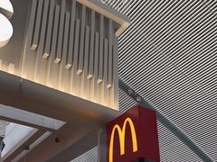 -麦当劳(深圳北站B2检票口楼上)