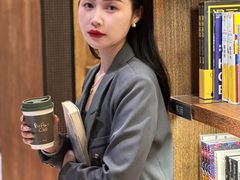 -半山书局(新世纪商城店)