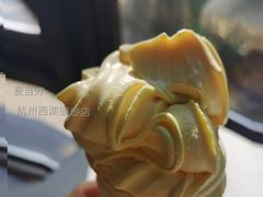 甜品站山茶花风味圆筒-麦当劳(杭州西湖银泰百货店)