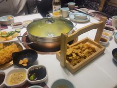 -洪氏嗨捞·猪肚鸡火锅(阳光天地店)