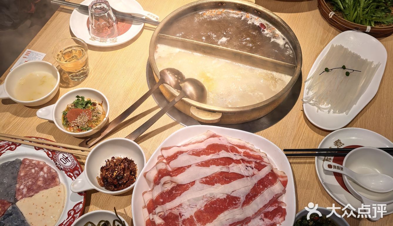 東北不祇有燒烤和地鍋 還有酸菜白肉火鍋！