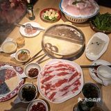 東北不祇有燒烤和地鍋 還有酸菜白肉火鍋！