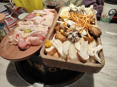 -野·大山里野生菌石锅土鸡(益田假日店)
